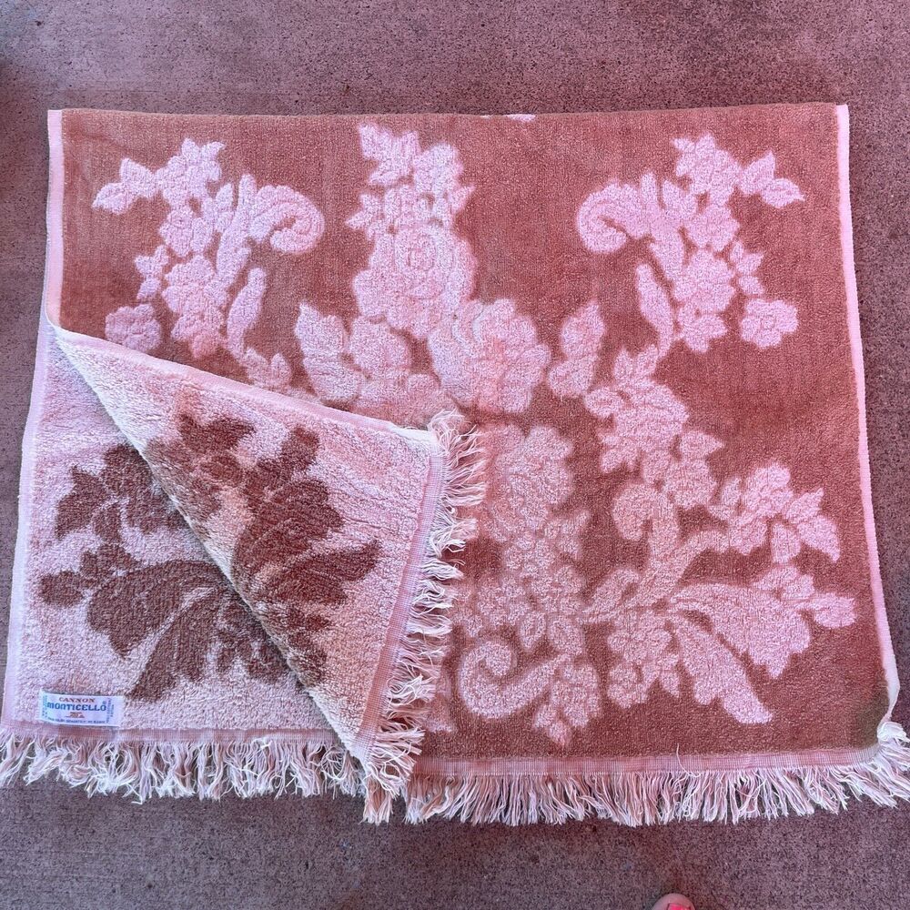 Vintage Cannon Monticello 2 Tone Tan White Sculpted Hand Towel MCM